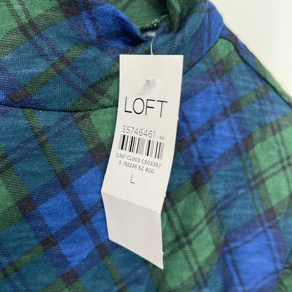 Loft NWT mock neck lightweight top large - Picture 3 of 6